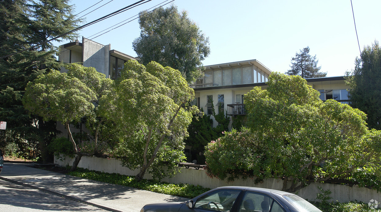 Building Photo - 570 Mira Vista Ave
