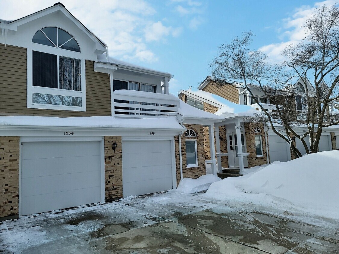 Primary Photo - 1256 Ranchview Ct