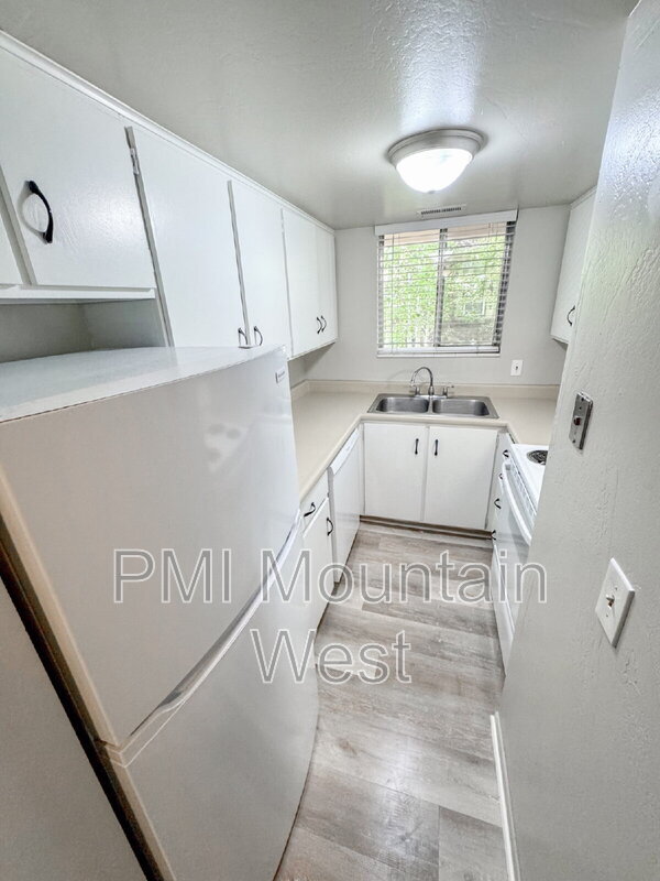 Building Photo - 528 S 1100 E