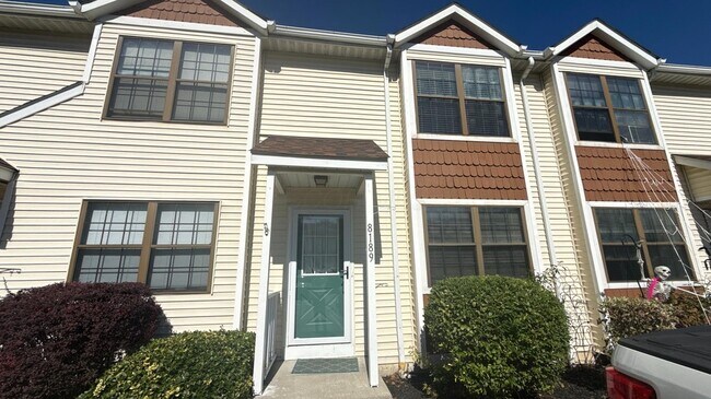 Foto del edificio - 8189 Baltimore Ave
