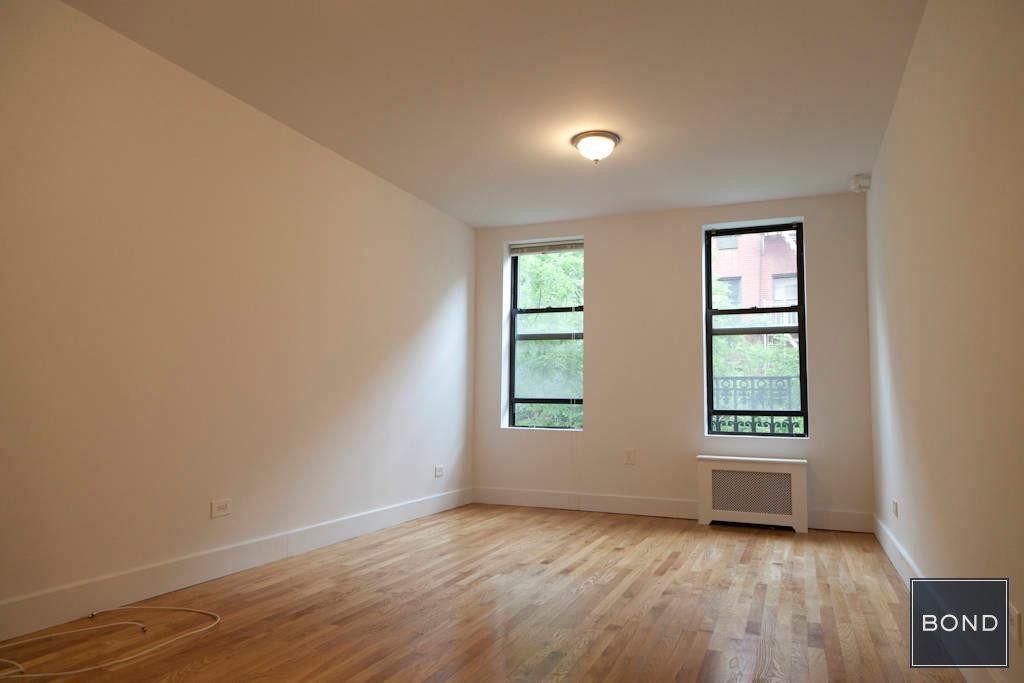 Primary Photo - 226 E 89th St