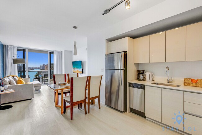 Foto del edificio - 2602 E Hallandale Beach Blvd