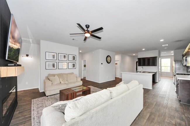 Foto del edificio - 5426 Clover Blossom Ln