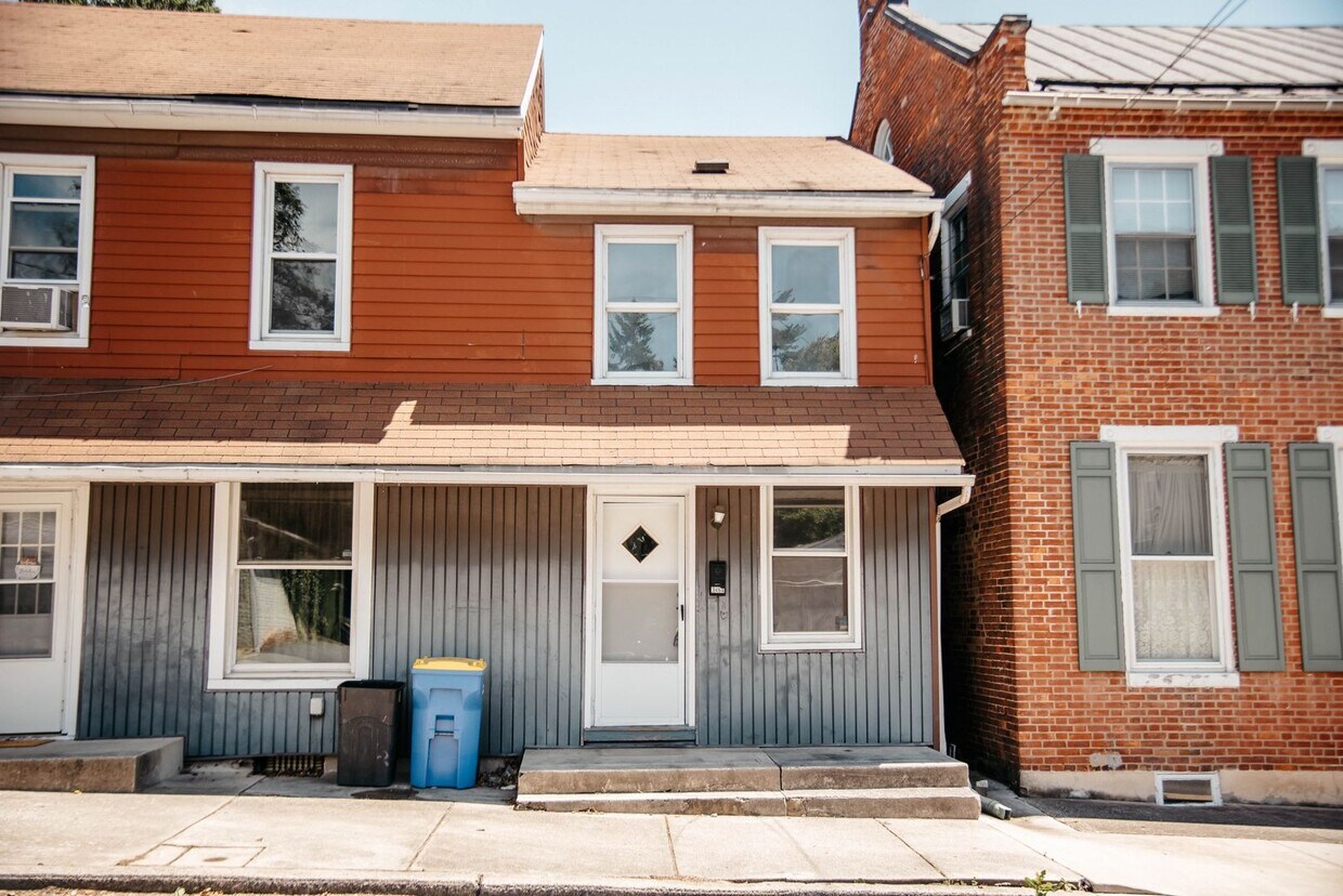 Primary Photo - 346 Pine St
