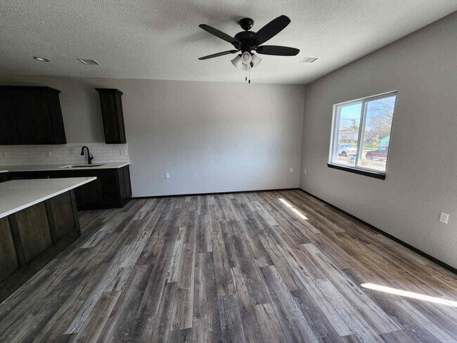 Foto del edificio - 606 E 10th Ave