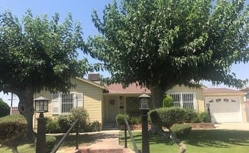 Building Photo - 1308 Water St