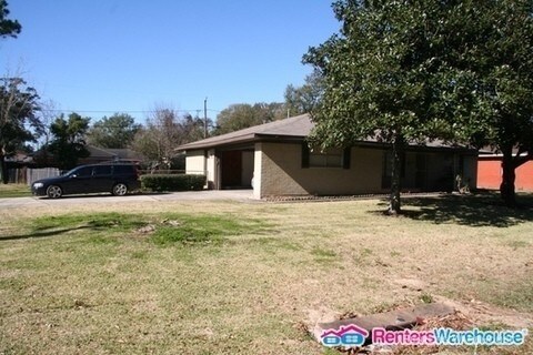 Primary Photo - 2110 S Houston Rd