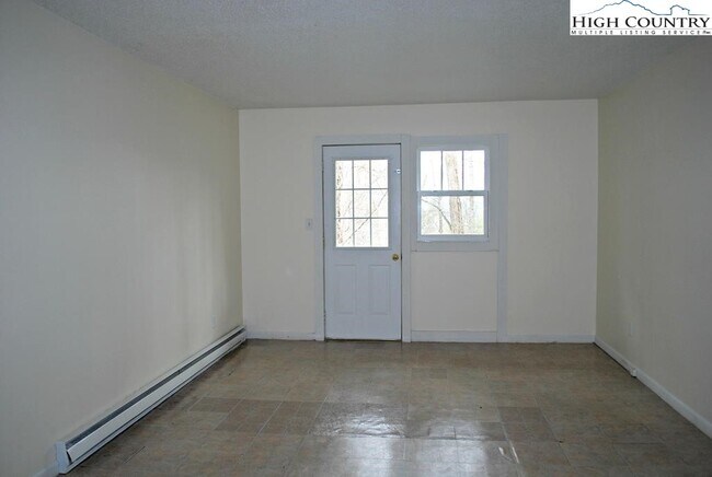 Building Photo - 473 Nikanor Rd