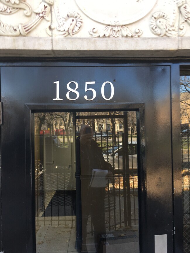 Foto del edificio - 1850 N Humboldt Blvd