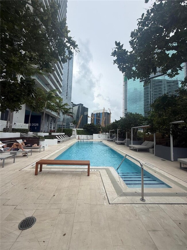 Building Photo - 1300 Brickell Bay Dr