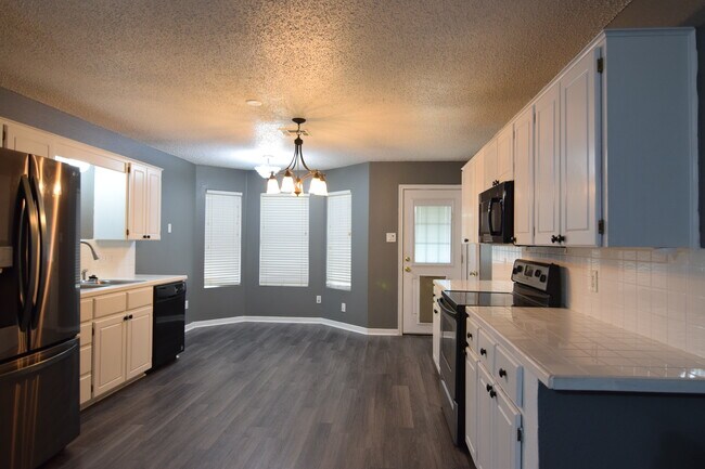 Building Photo - 4502 Janelle Dr