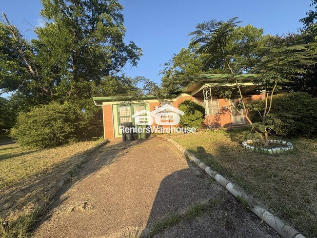 Building Photo - 1501 Briarwood Blvd