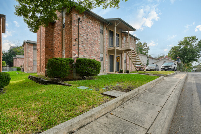 Foto del edificio - Army Boulevard Garden Apartments