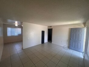 Building Photo - 460 N East St