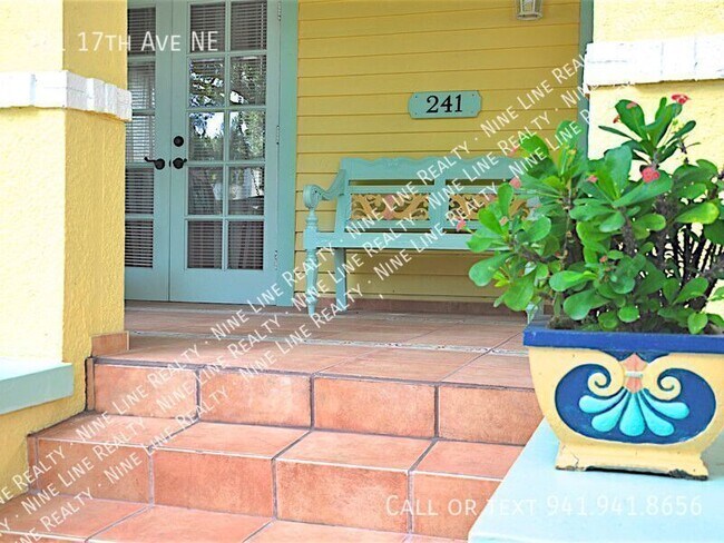 Foto del edificio - 241 17th Ave NE