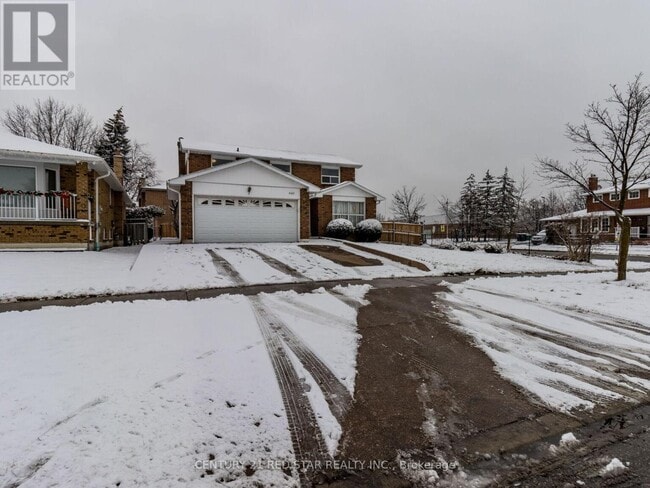 Building Photo - 440 Rutherford Rd N