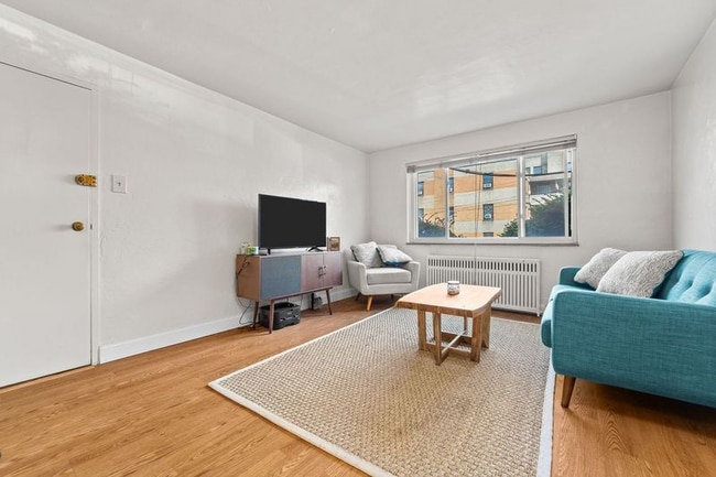 Building Photo - 5552 Covode St