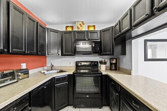 Building Photo - 1004 Green Pine Blvd