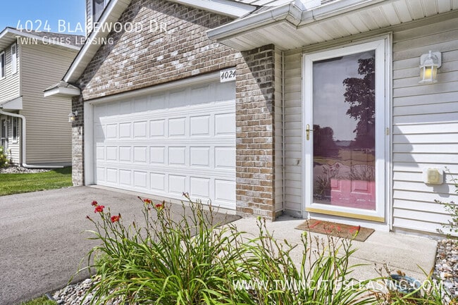 Foto del edificio - 4024 Blakewood Dr