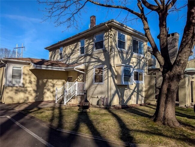 Building Photo - 1423 Manville Rd