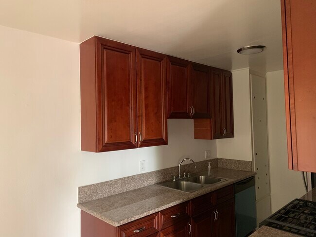 Building Photo - 6033 Barton Ave