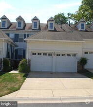 Building Photo - 805 Thicket Ct