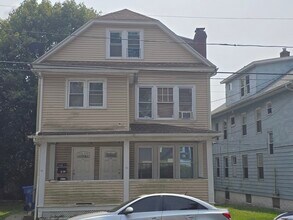 Building Photo - 260 Pine St