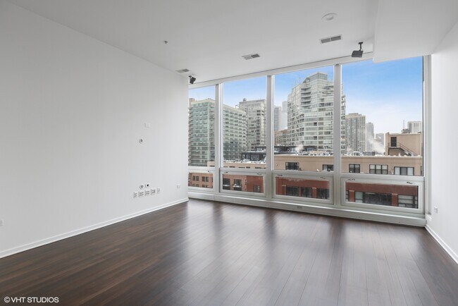 Living Room - 500 W Superior St