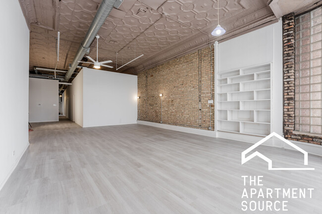 Building Photo - 1621 N Kedzie Ave