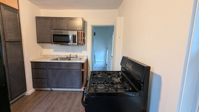 Building Photo - 1505 7th St