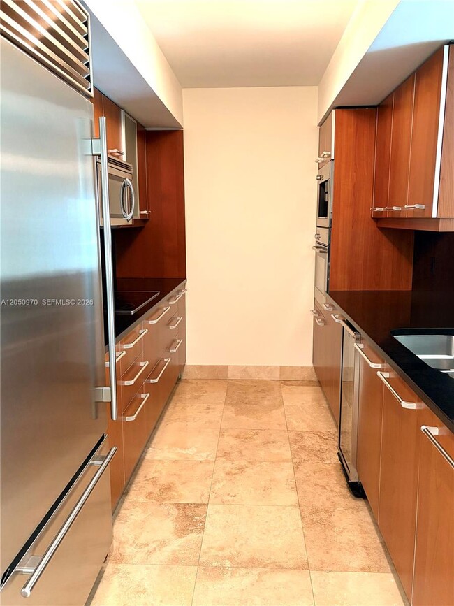 Foto del edificio - 1331 Brickell Bay Dr