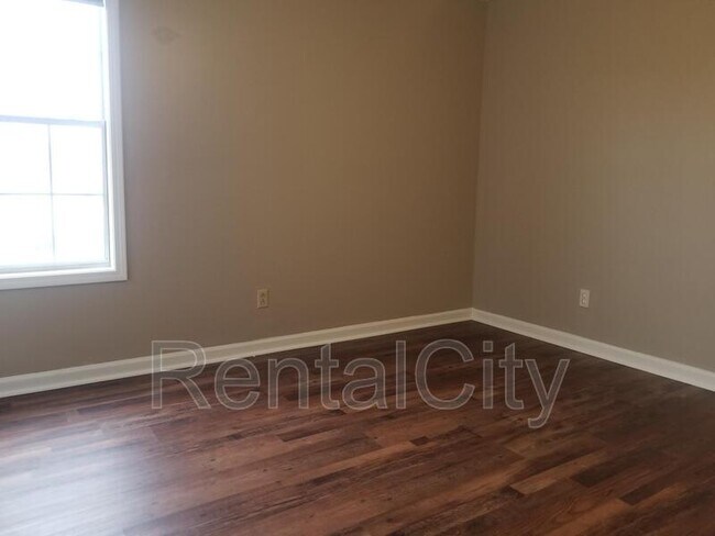 Building Photo - 270 Pleasant Plains Rd