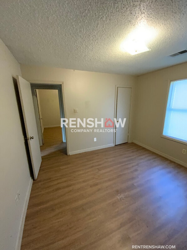 Foto del edificio - 320 Harton Ave