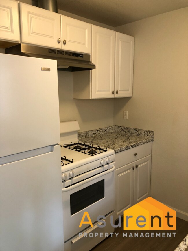Foto del edificio - $200 off first months rent. Fully Remodele...