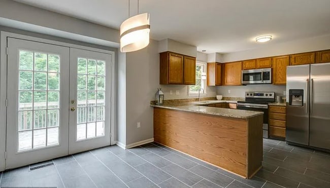 Building Photo - 1353 Templeton Pl