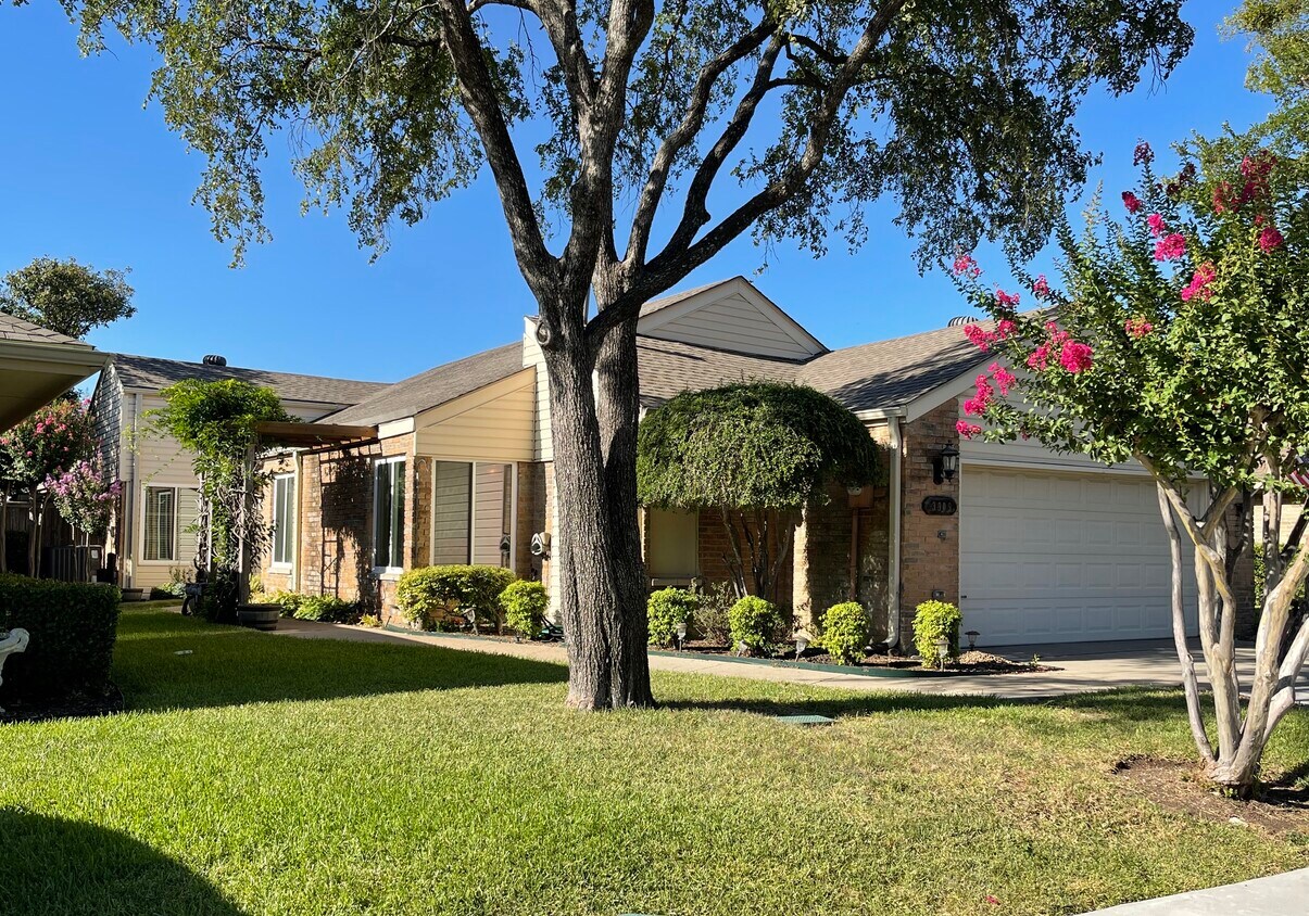 Foto principal - 3909 Winter Park Ln