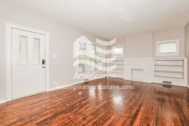 Foto del edificio - 128 Hollinger Ave