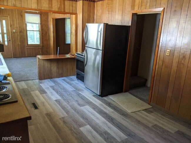Building Photo - 2 br, 1 bath House - 321 Hascall St