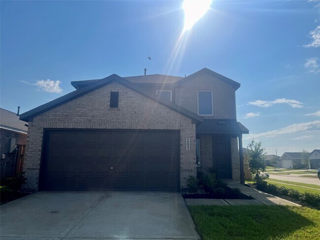 Building Photo - 16802 Great Highlands Dr