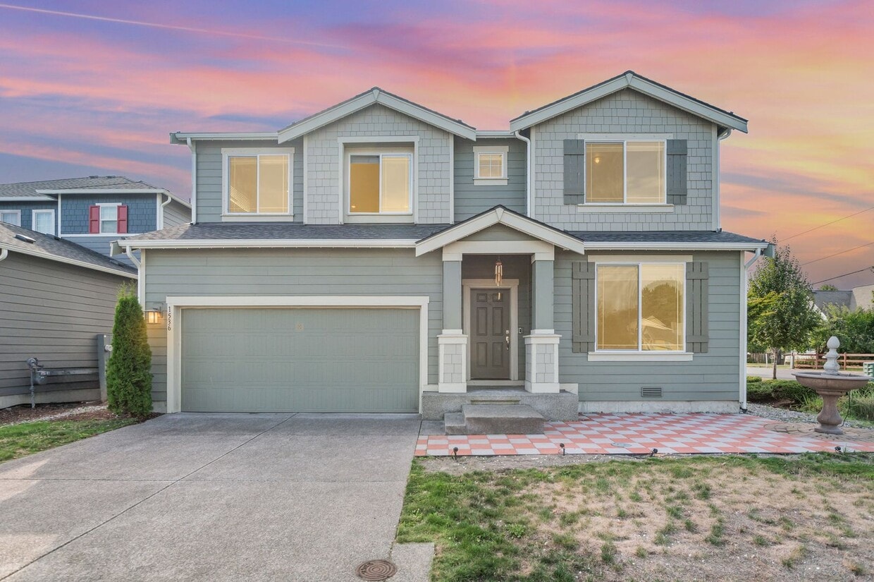 Primary Photo - Spacious 5 bed 3 bath home in Puyallup