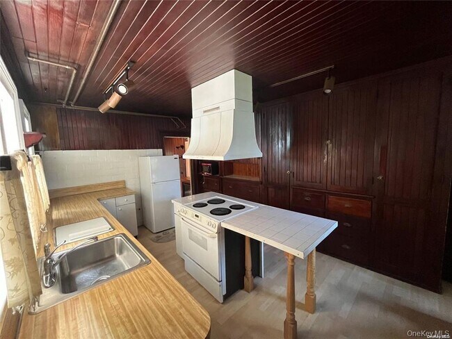Foto del edificio - 146 Bayview Ave