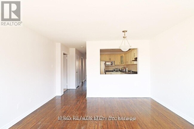 Building Photo - 1237E Woodbine Ave