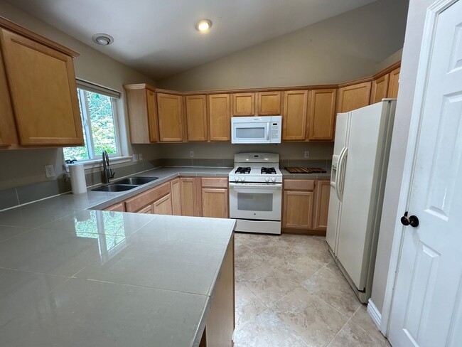 Foto del edificio - 3 Bedroom Home in SW Bend Just Minutes Fro...