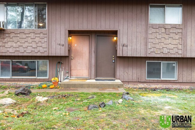 Building Photo - Everything is NEW at this 2 bedroom 1 bath...