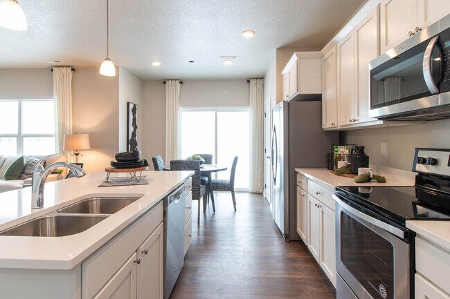 Foto del edificio - 3315 NW Cedarwood Ln