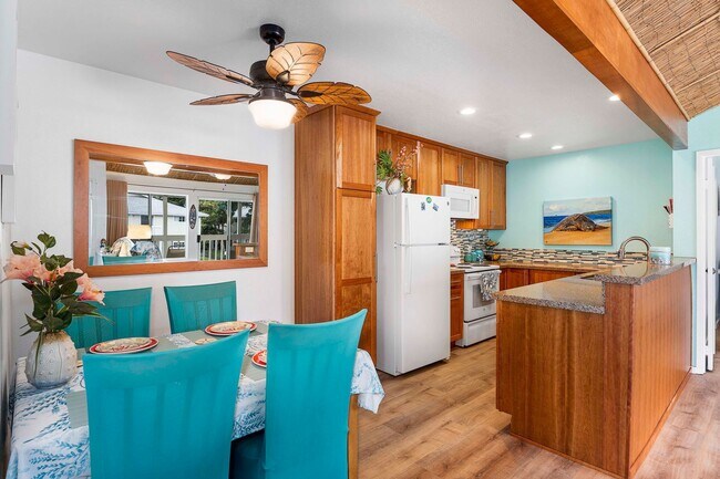 Foto del edificio - 2 Bedroom 2 Bathroom Fully Furnished Condo