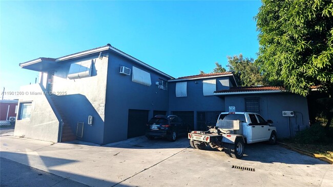 Foto del edificio - 4111 NW 37th Ave