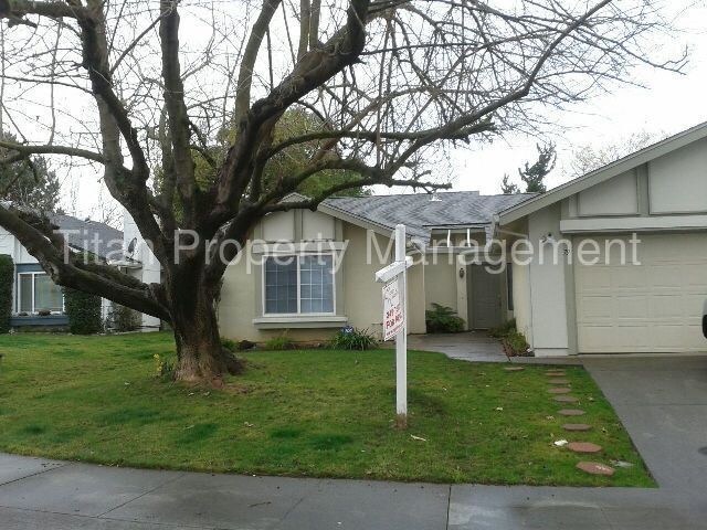 Primary Photo - 79 Henna Ct