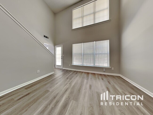 Building Photo - 1437 Gates Cir SE