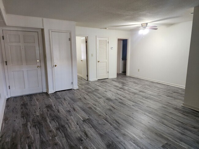 Foto del edificio - Royal Springs Apartments